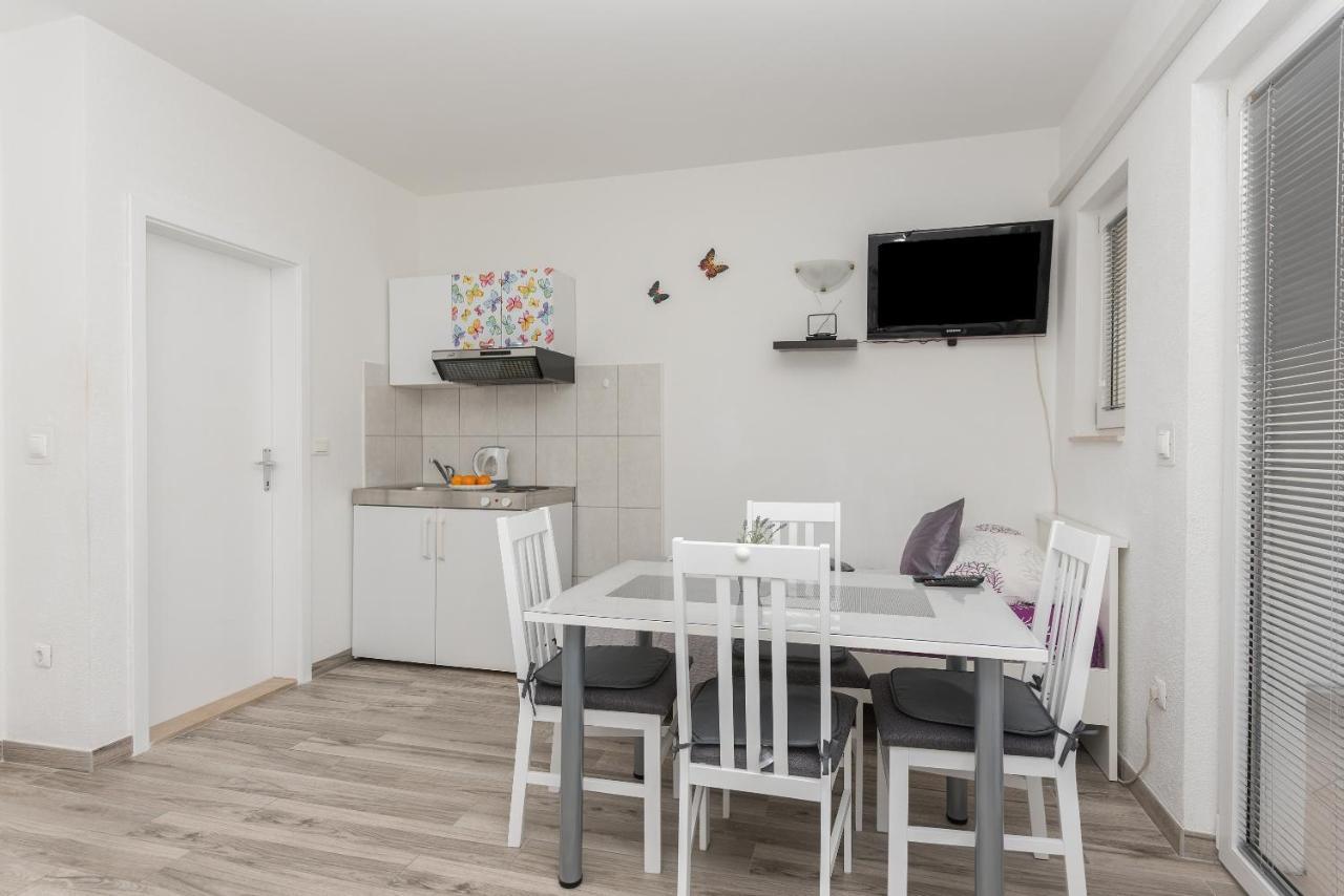 Apartmani Franko Baska Voda Exterior photo
